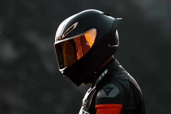 Choisir le Bon Casque Moto: Guide Complet pour Trouver votre Taille Parfaite
