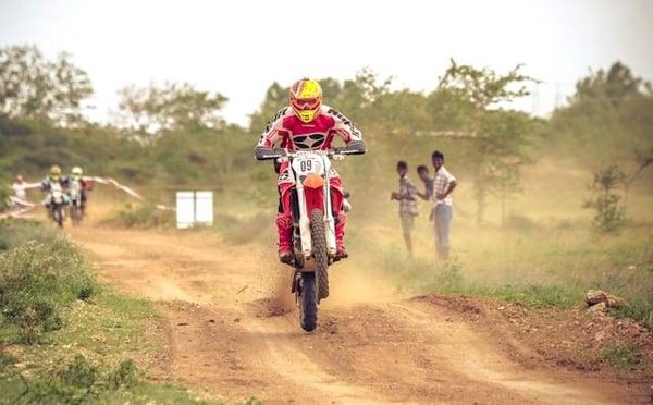 Les meilleures activités motos pour les passionnés de deux-roues